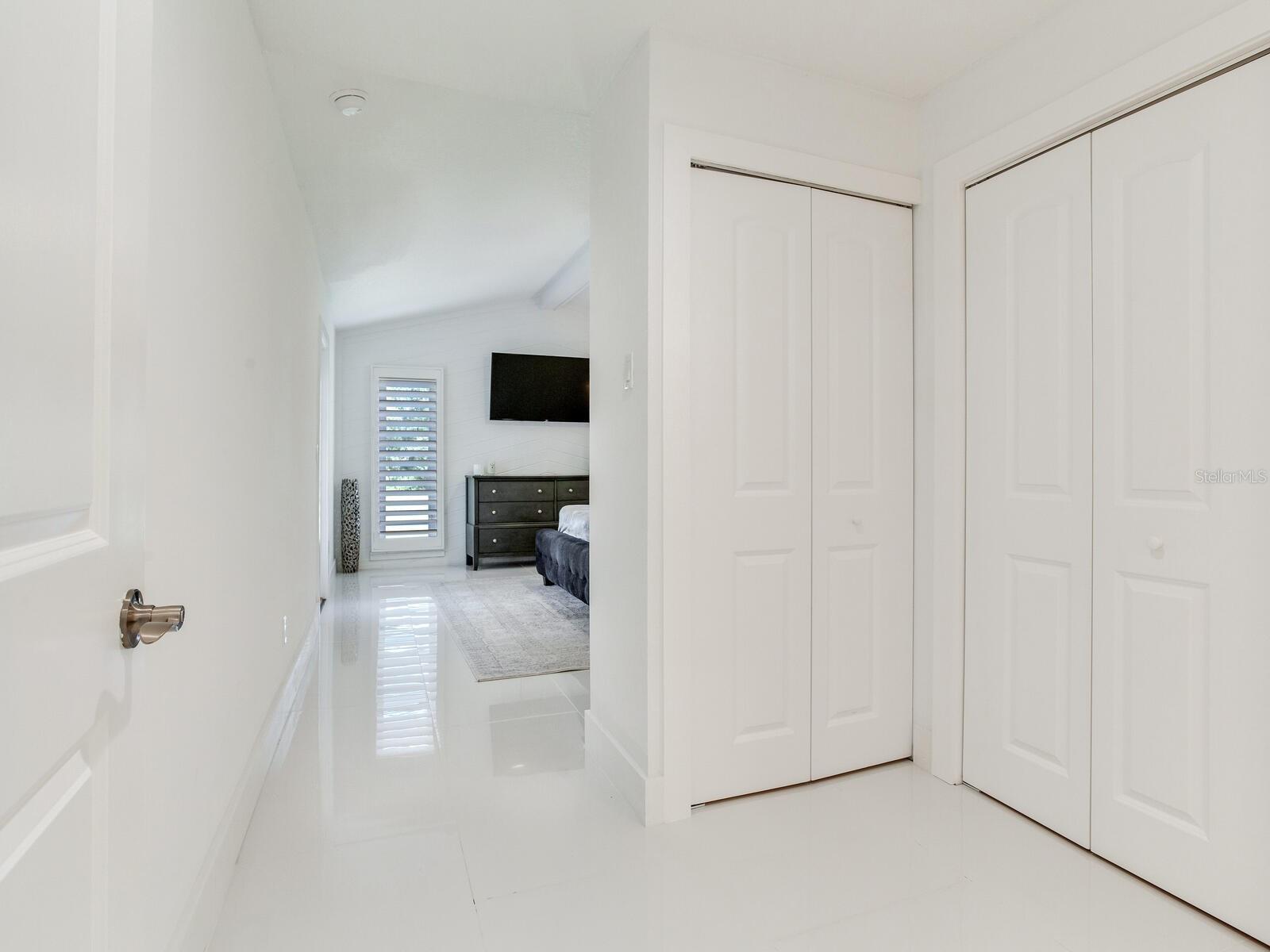 Second Primary (Second story with private balcony)