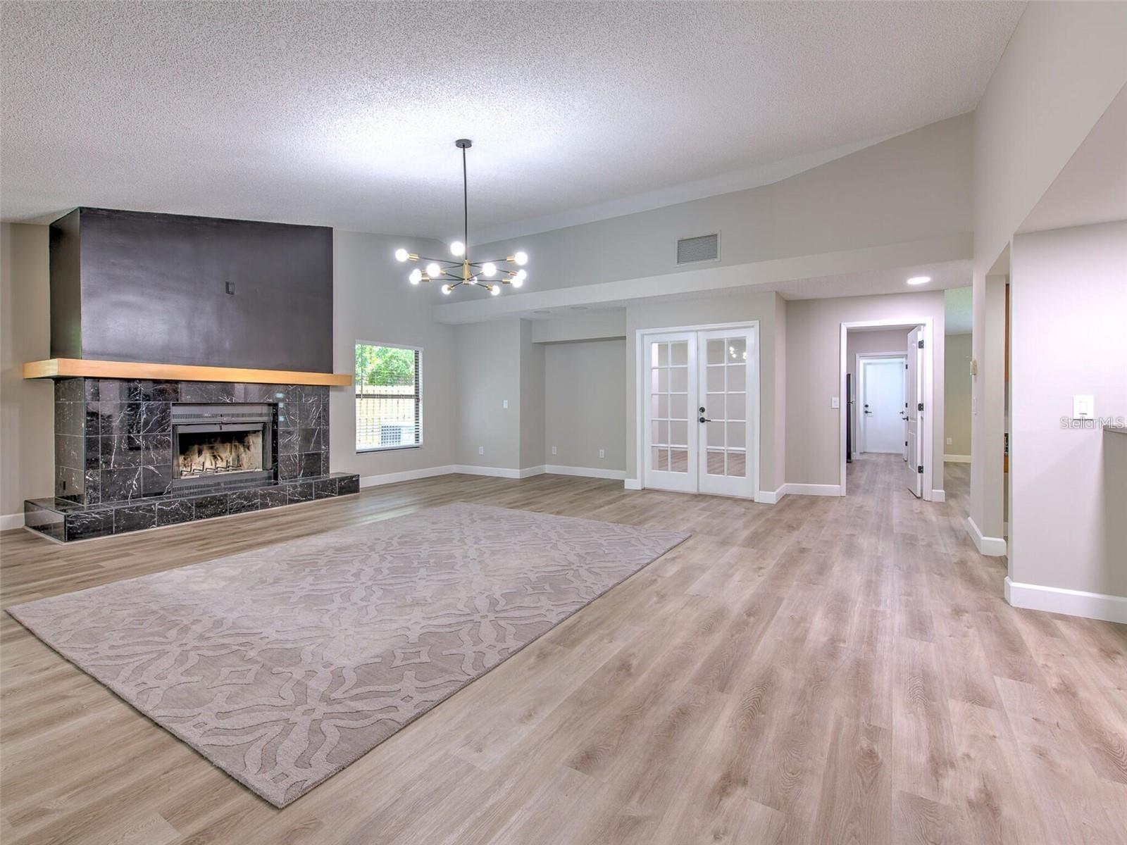 3105 MOSSVALE LN, TAMPA, FL, 33618