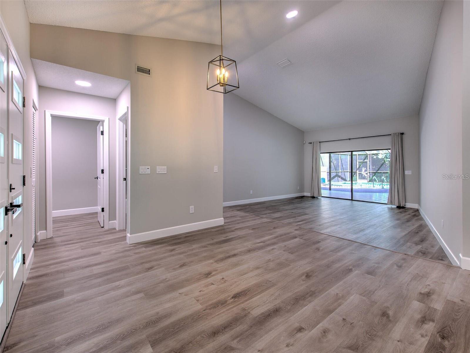 3105 MOSSVALE LN, TAMPA, FL, 33618