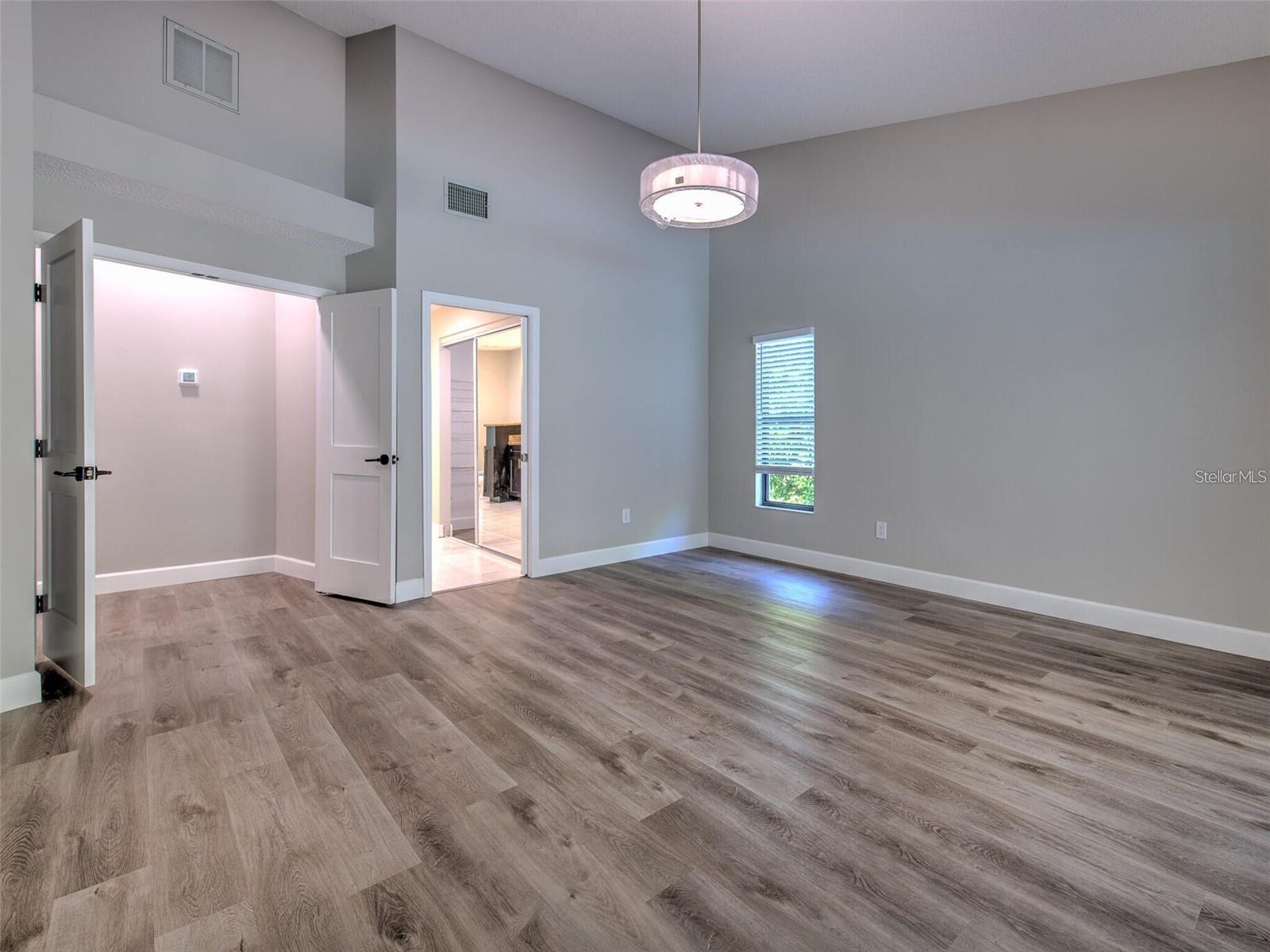 3105 MOSSVALE LN, TAMPA, FL, 33618