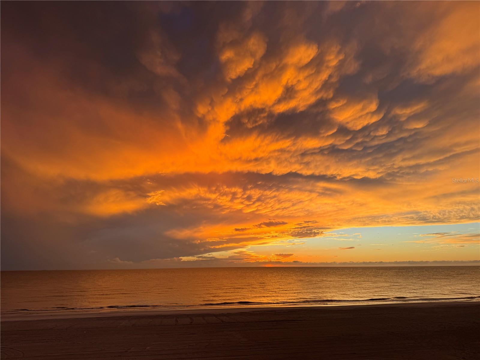 Sunset and crazy cloud from upper balcony