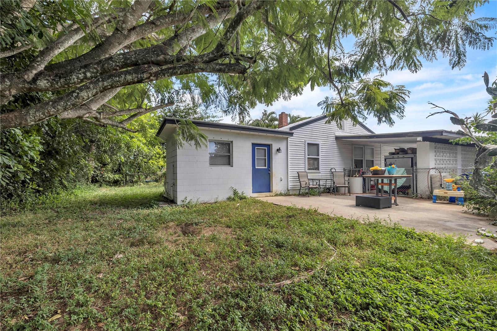 2055 WALTMAN ST, FORT MYERS, FL, 33901