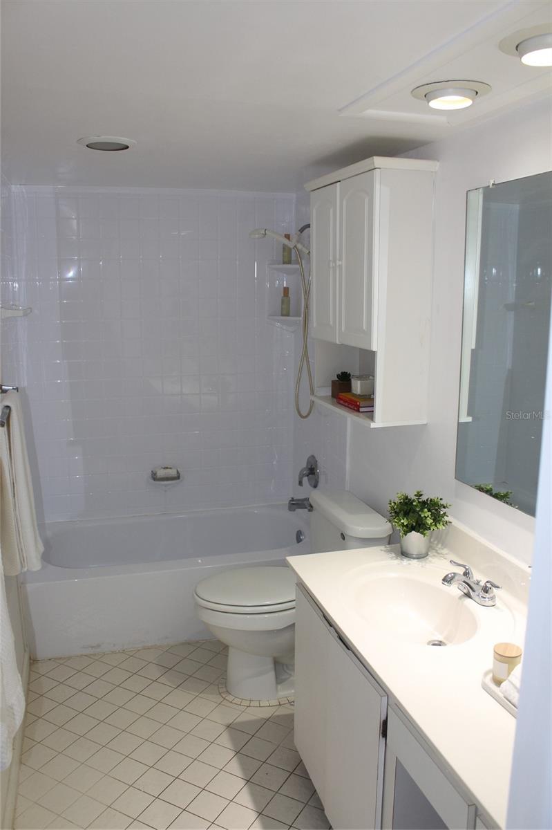 300 WOODETTE DR #202B, DUNEDIN, FL, 34698