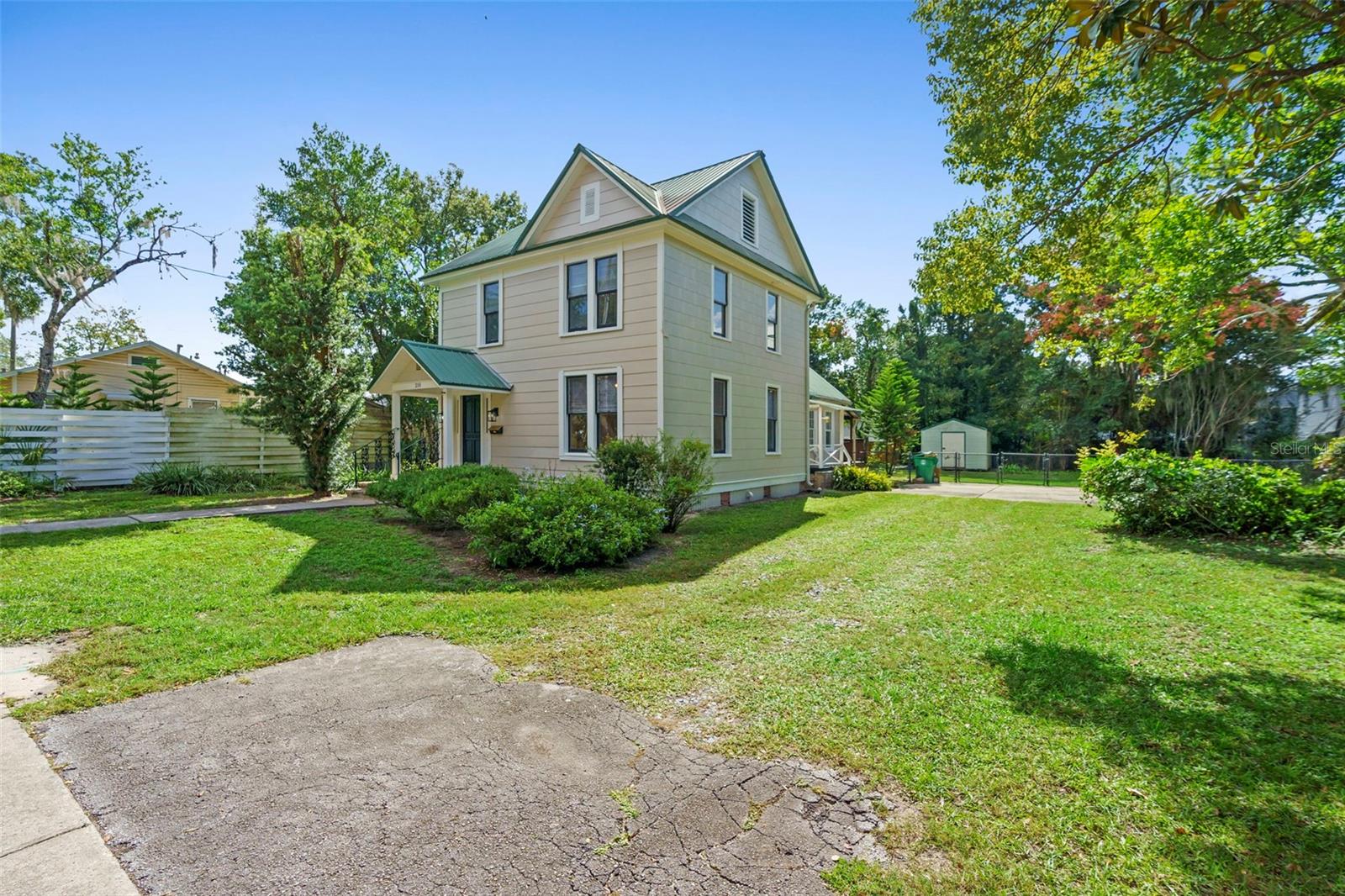 210 W UNIVERSITY AVE, DELAND, FL, 32720