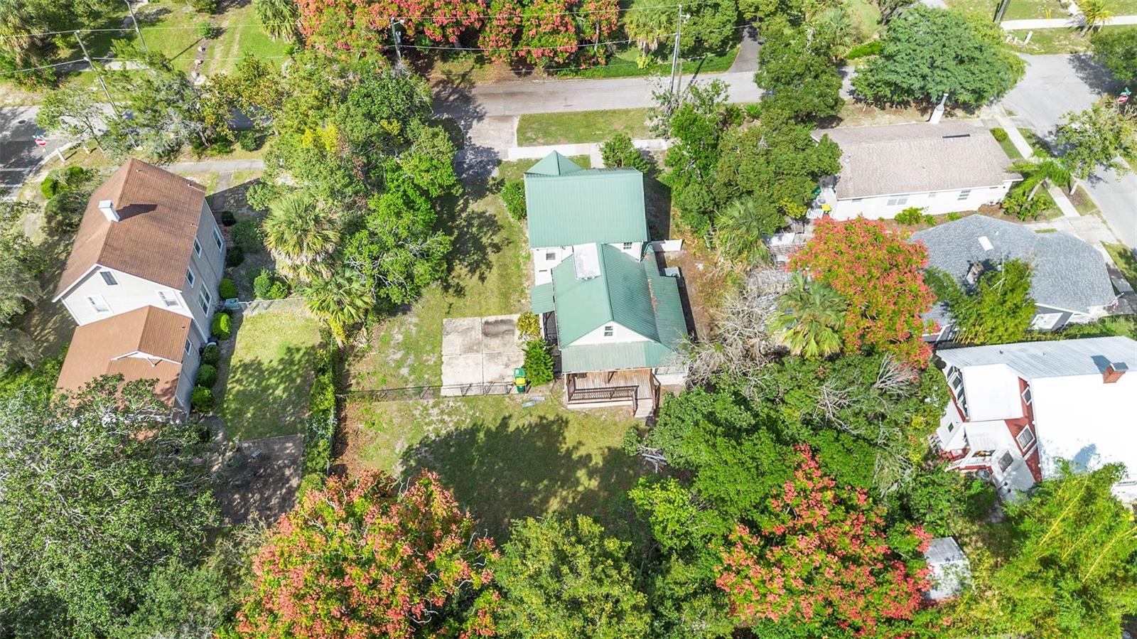 210 W UNIVERSITY AVE, DELAND, FL, 32720