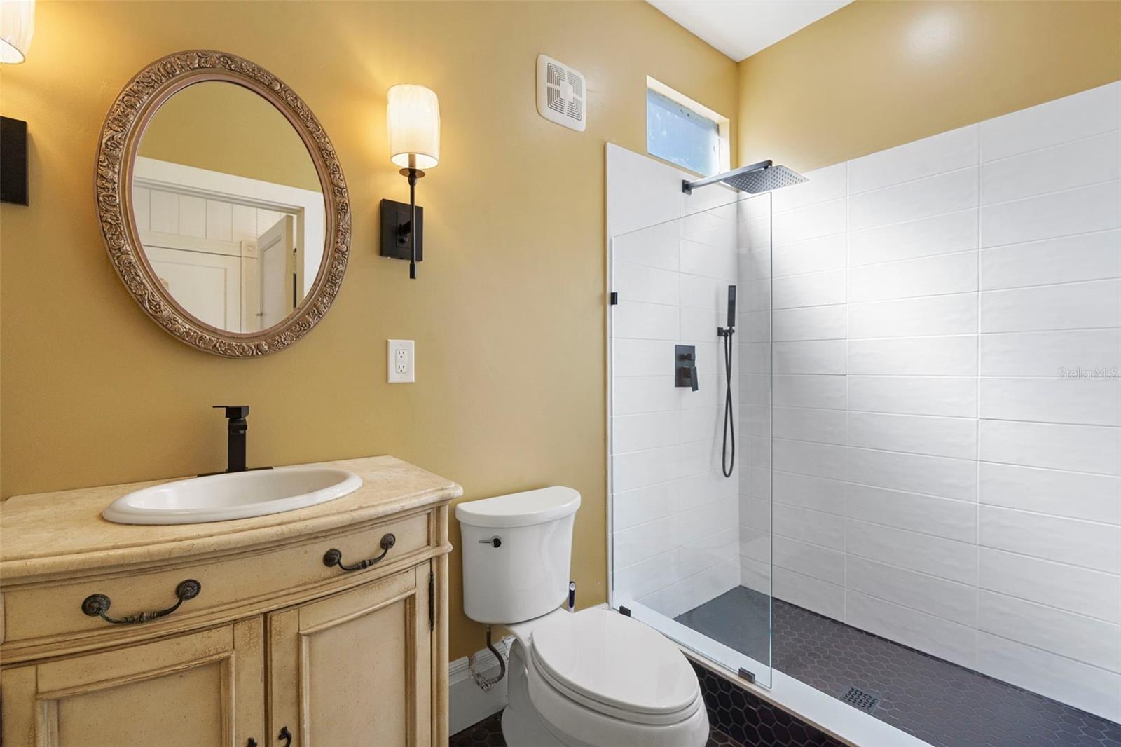 210 W UNIVERSITY AVE, DELAND, FL, 32720