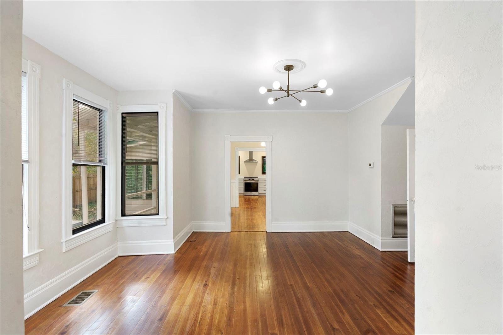 210 W UNIVERSITY AVE, DELAND, FL, 32720