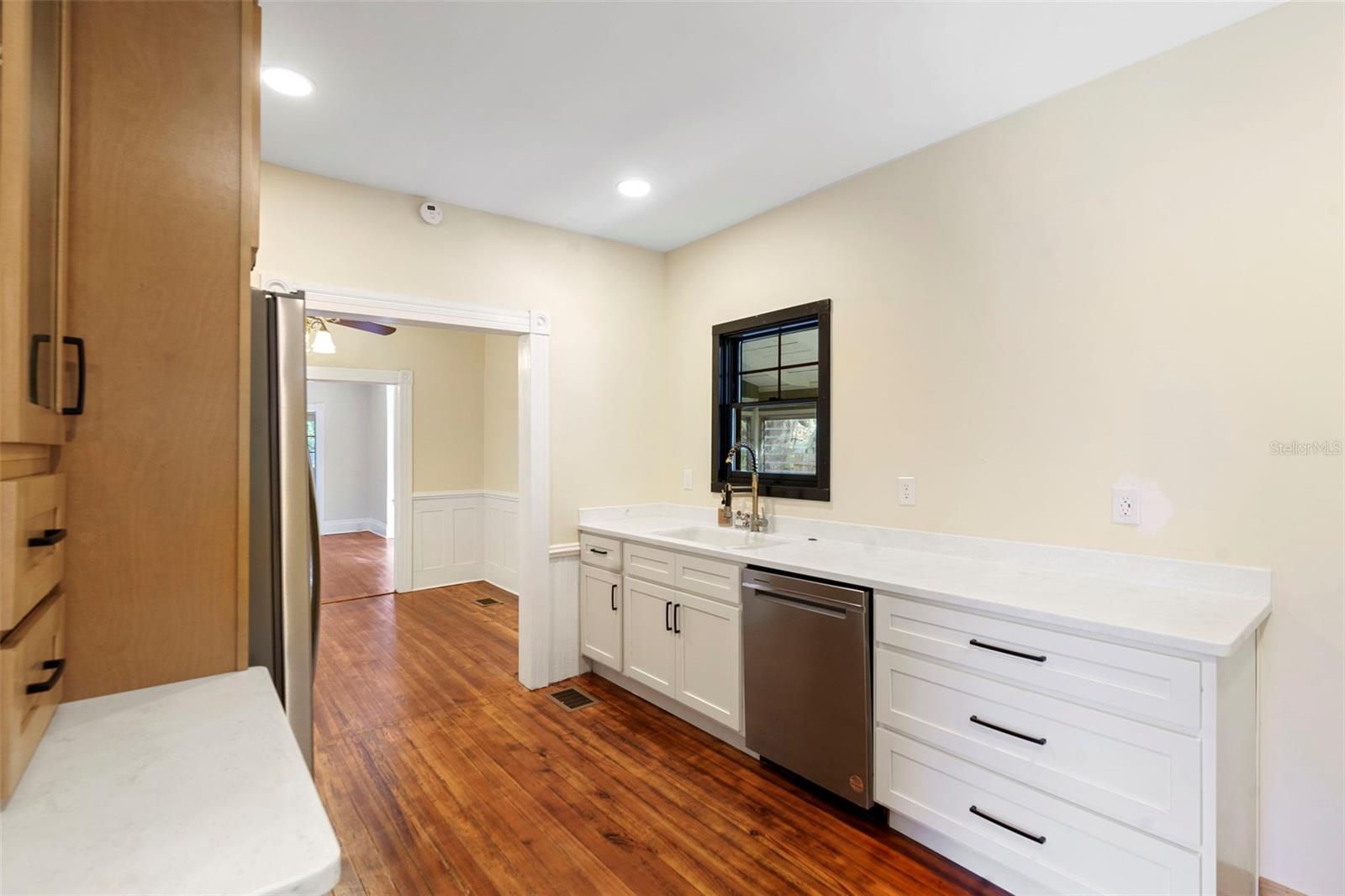 210 W UNIVERSITY AVE, DELAND, FL, 32720