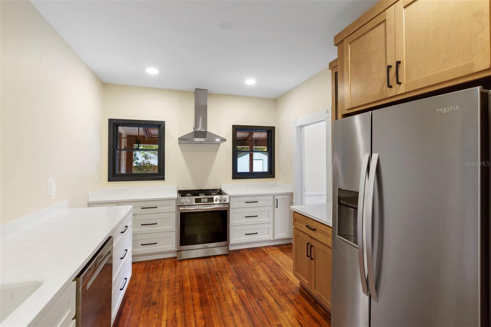 210 W UNIVERSITY AVE, DELAND, FL, 32720