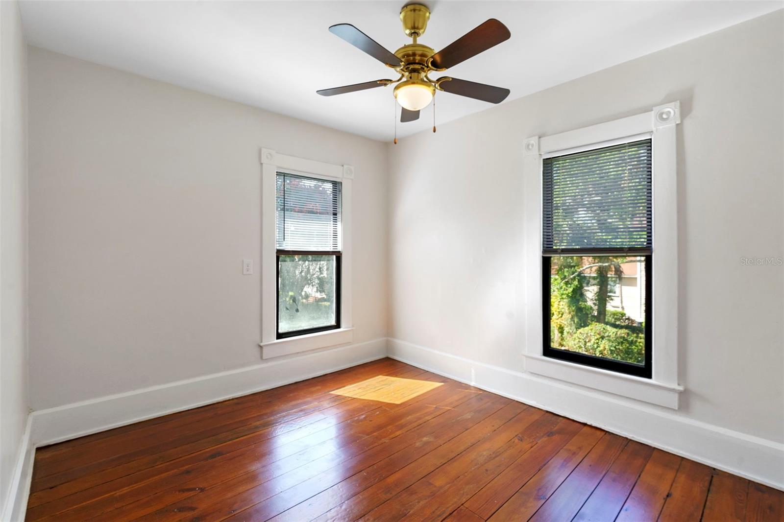 210 W UNIVERSITY AVE, DELAND, FL, 32720