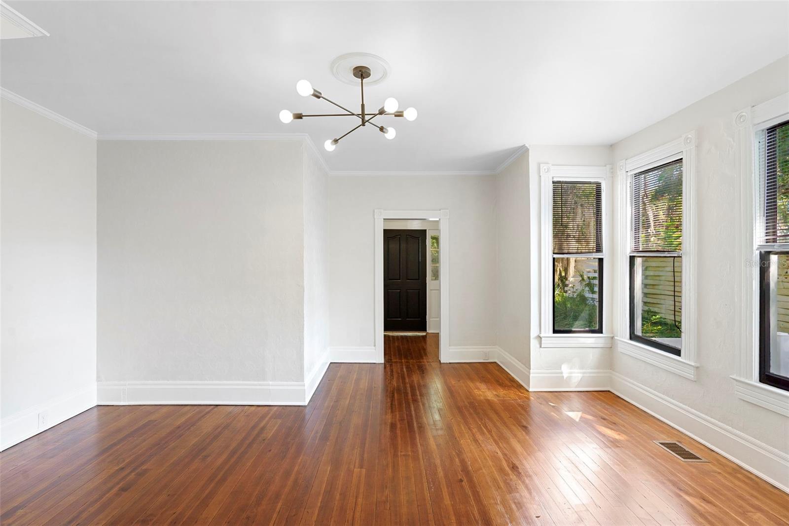 210 W UNIVERSITY AVE, DELAND, FL, 32720