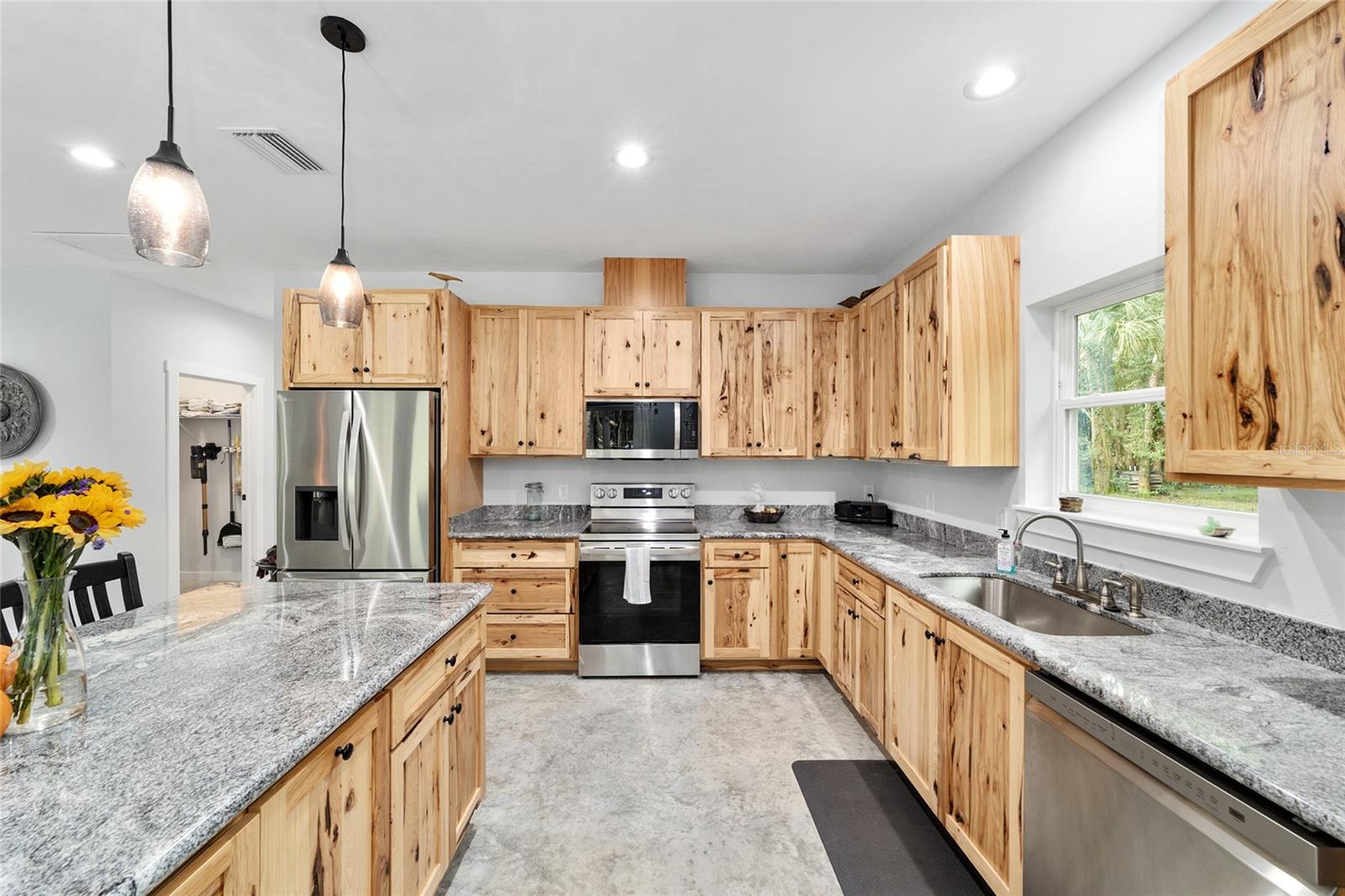 19189 N US HIGHWAY 301, CITRA, FL, 32113