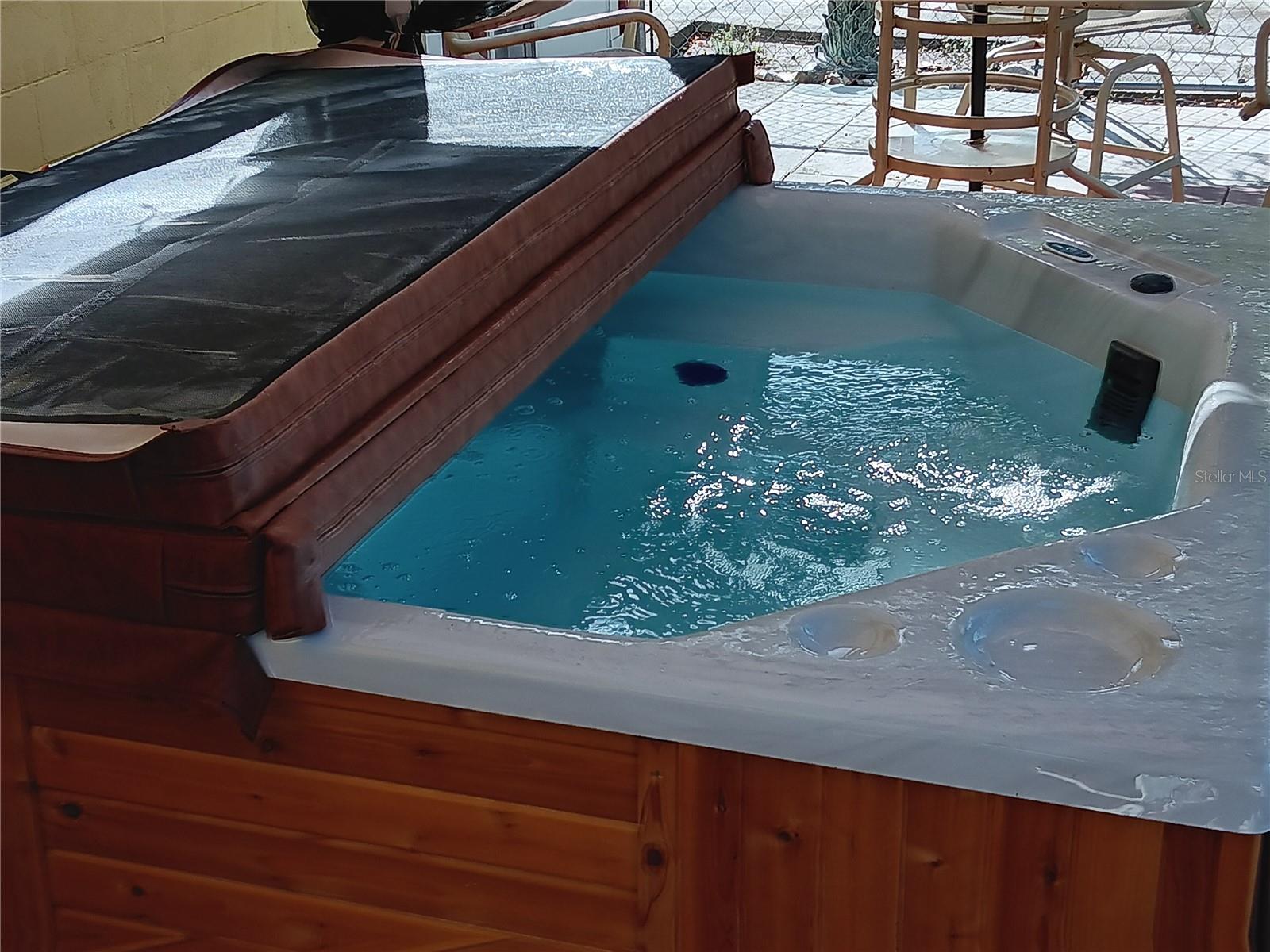 374 3RD ST NW, LARGO, FL, 33770