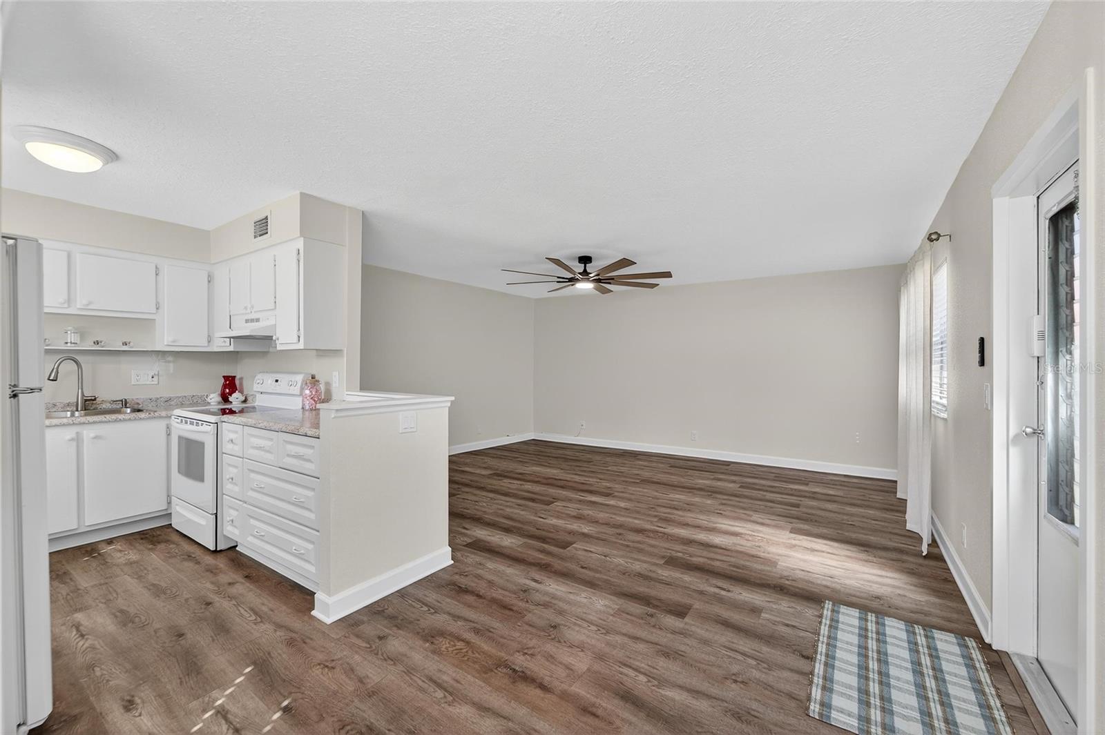 1802 BEDFORD LN #12, SUN CITY CENTER, FL, 33573