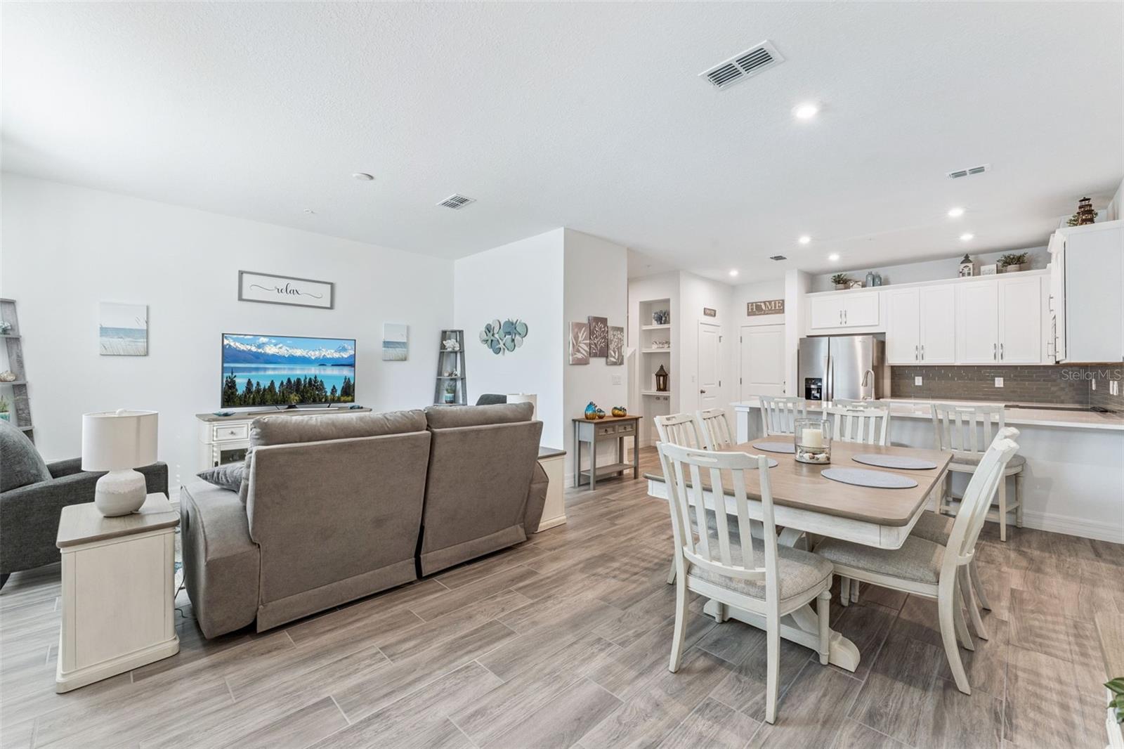 9867 WALKWAY DR, ORLANDO, FL, 32832