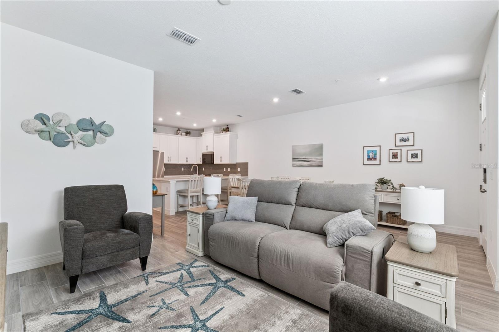 9867 WALKWAY DR, ORLANDO, FL, 32832