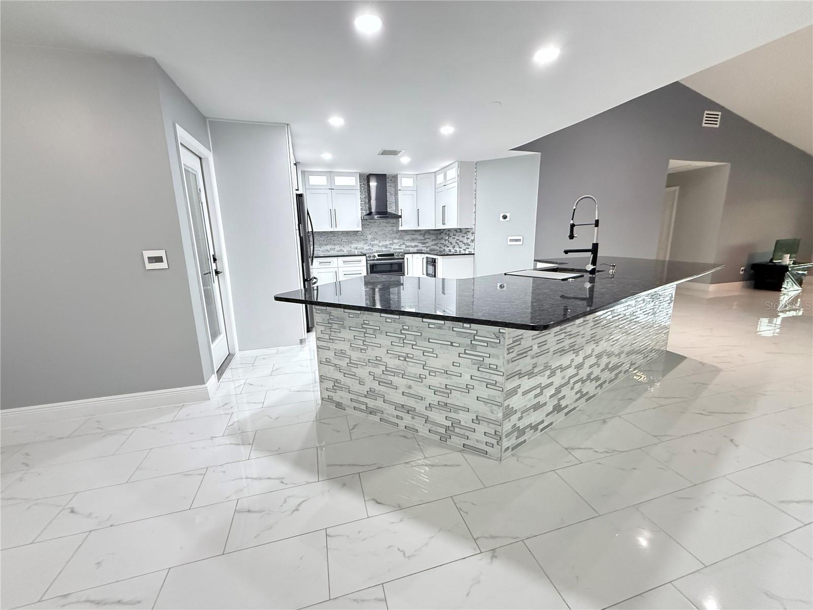 128 SANDALWOOD DR, KISSIMMEE, FL, 34743