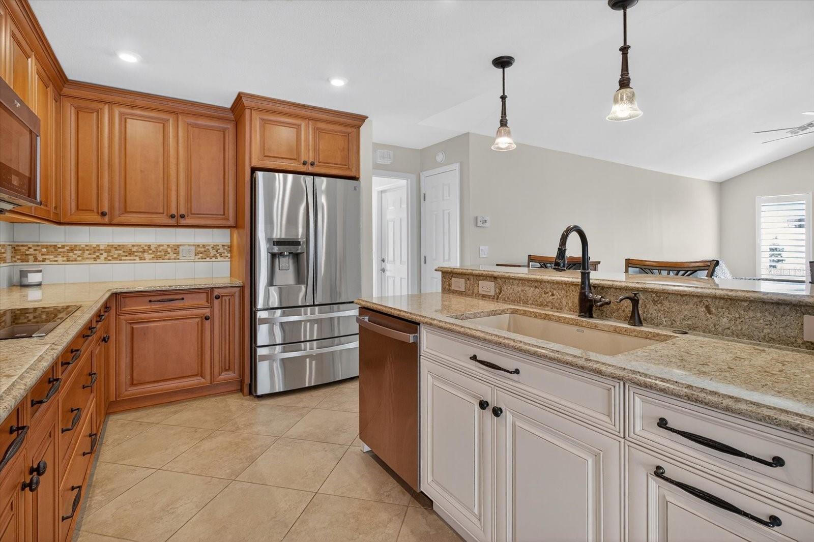 6130 BAYOU GRANDE BLVD NE, ST PETERSBURG, FL, 33703