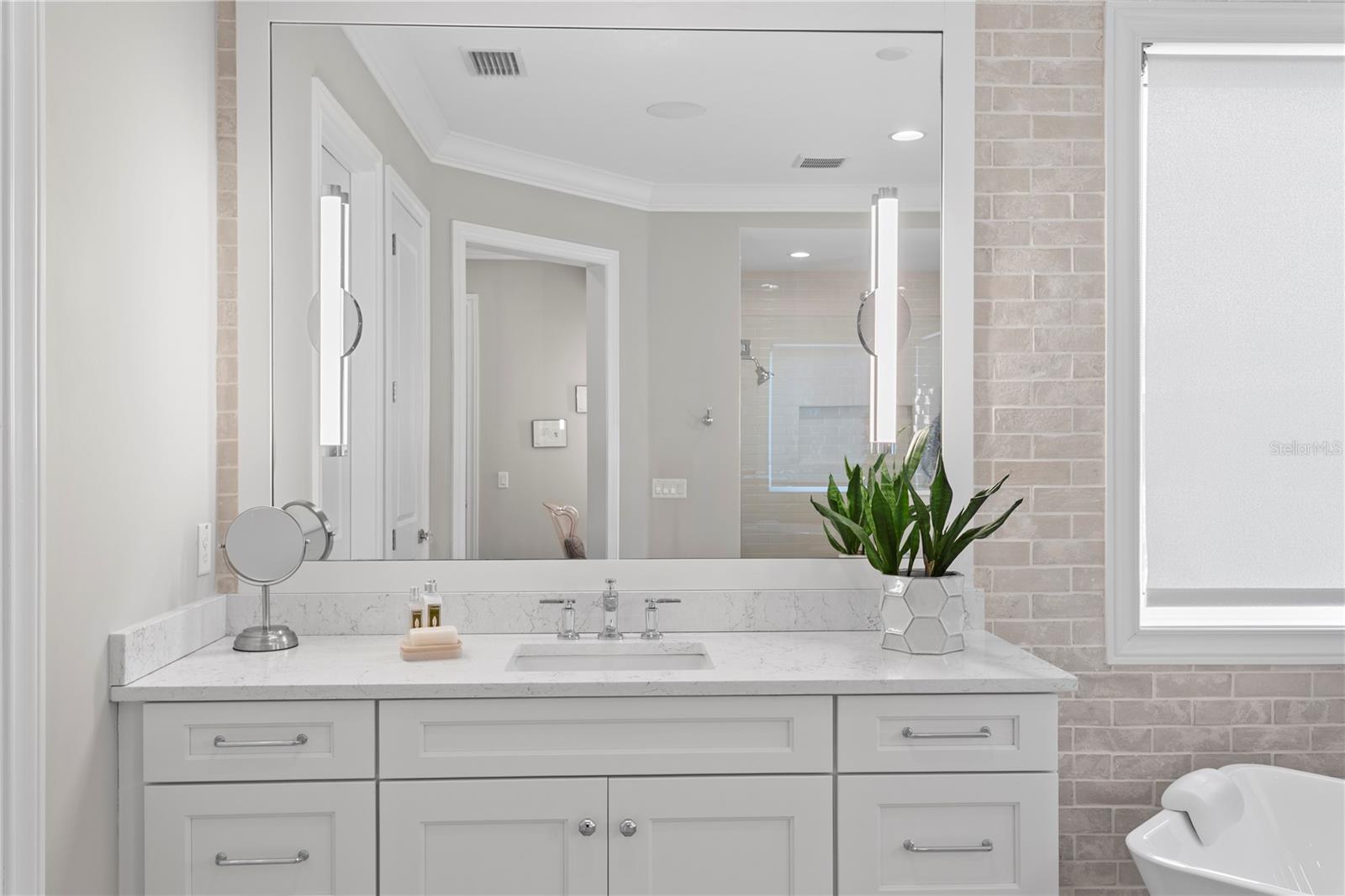 TB8441798 Property Photo