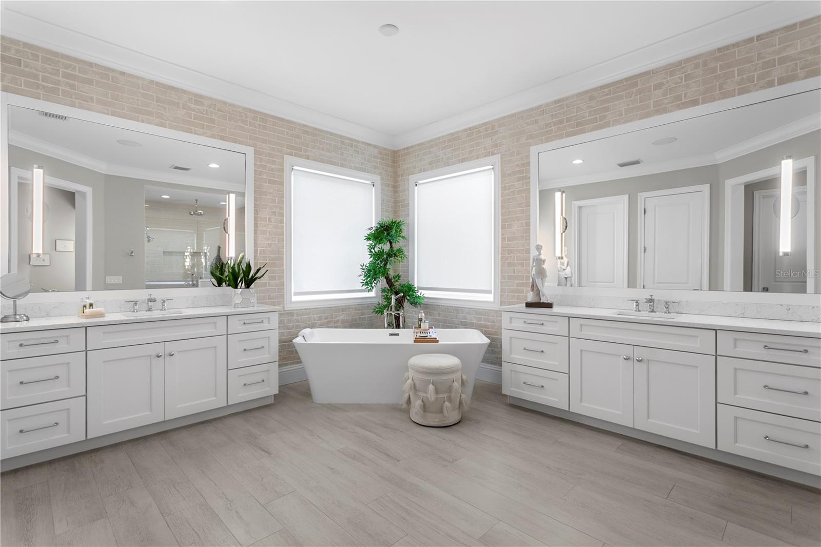 TB8441798 Property Photo