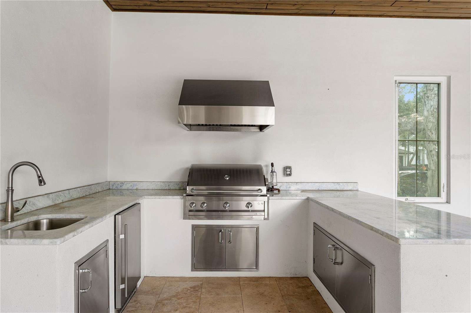 TB8441798 Property Photo