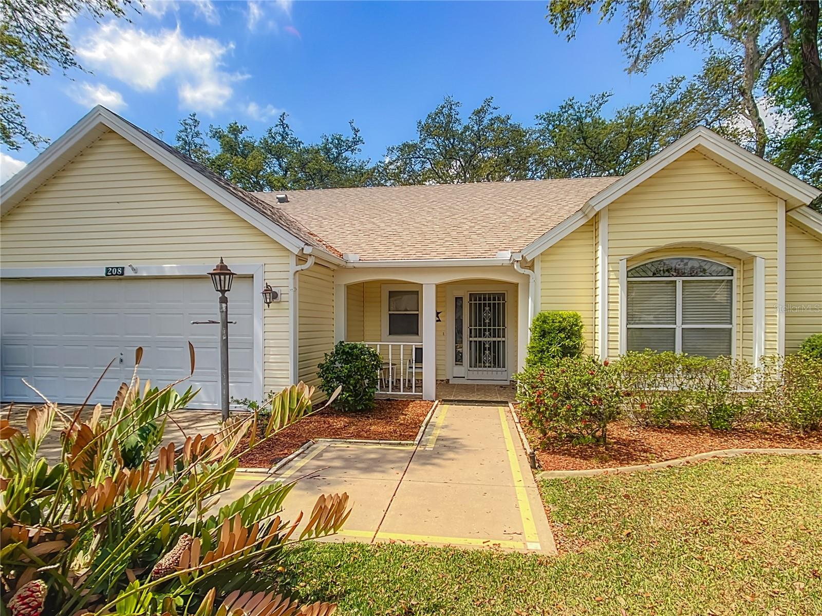 208 DESOTA CT, LADY LAKE, FL, 32159