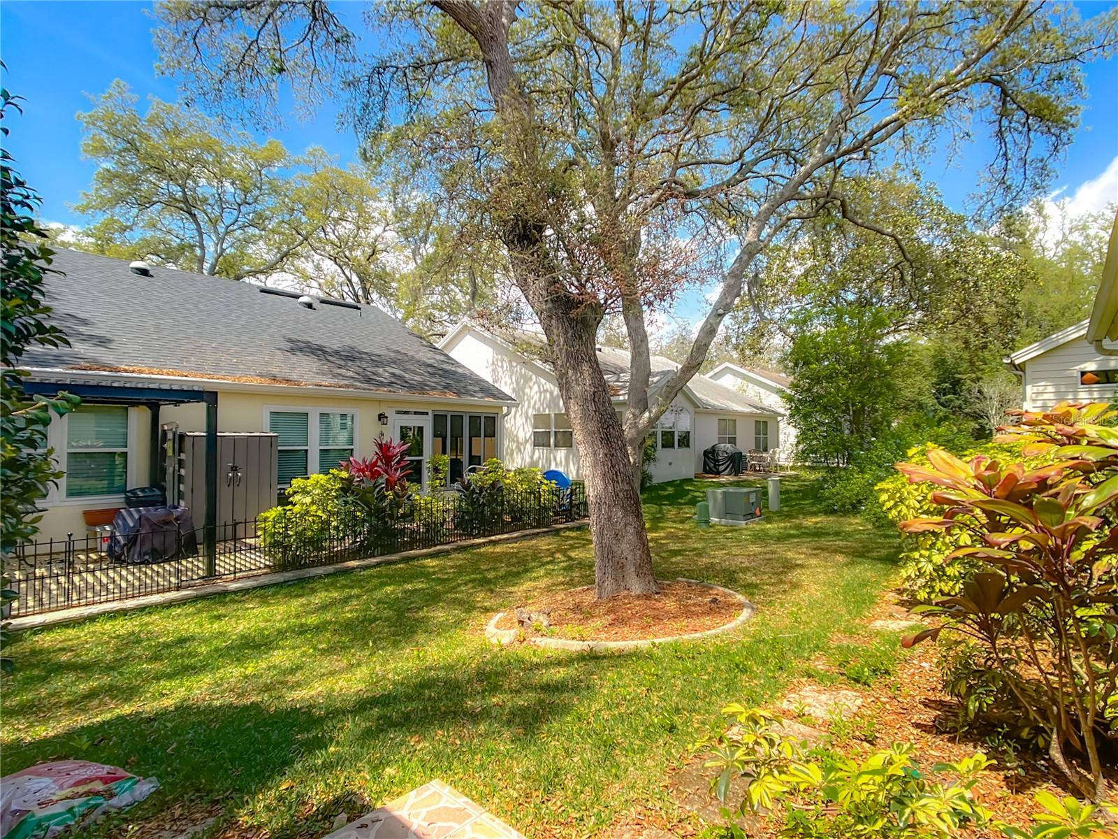 208 DESOTA CT, LADY LAKE, FL, 32159