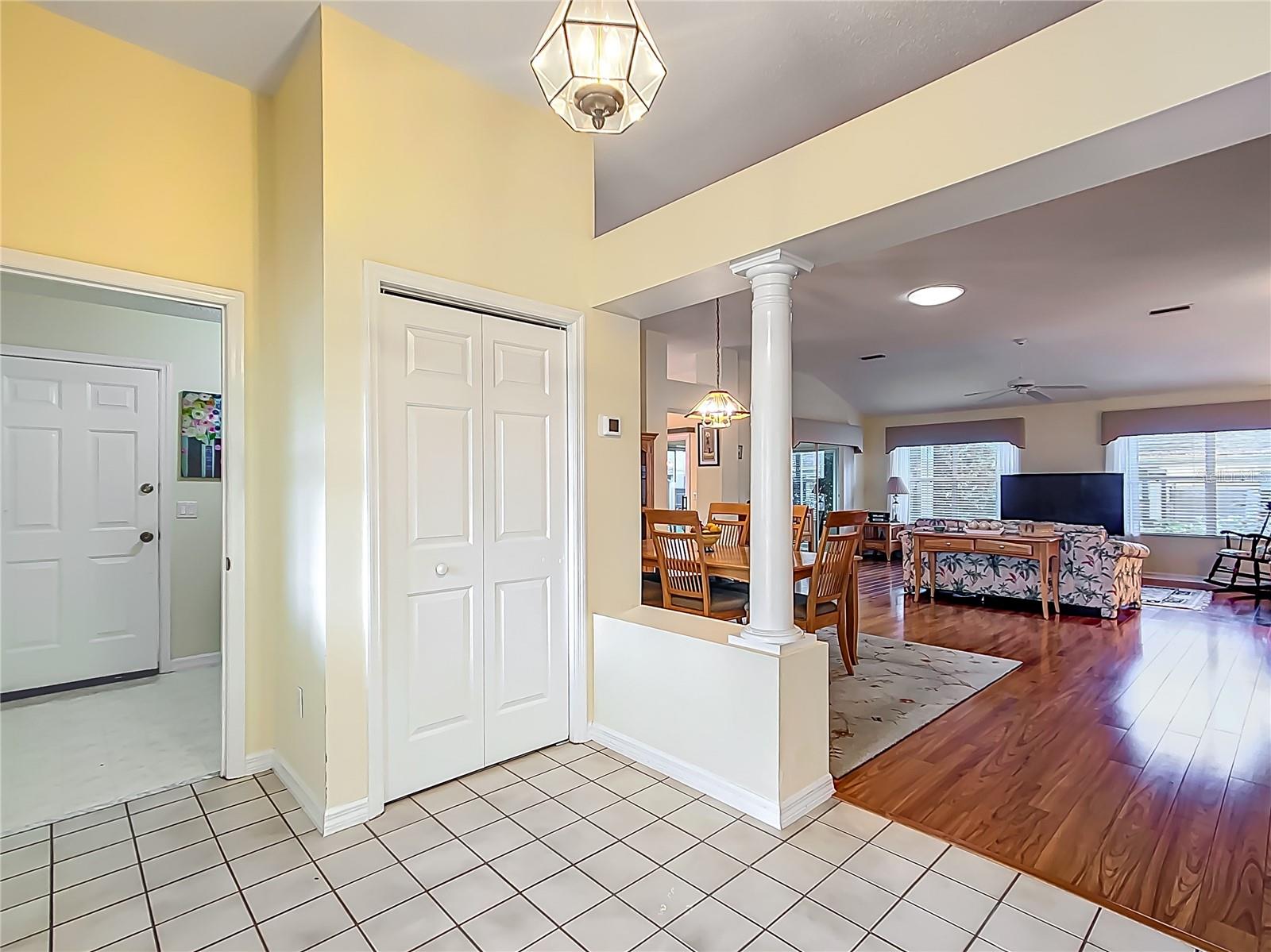 208 DESOTA CT, LADY LAKE, FL, 32159