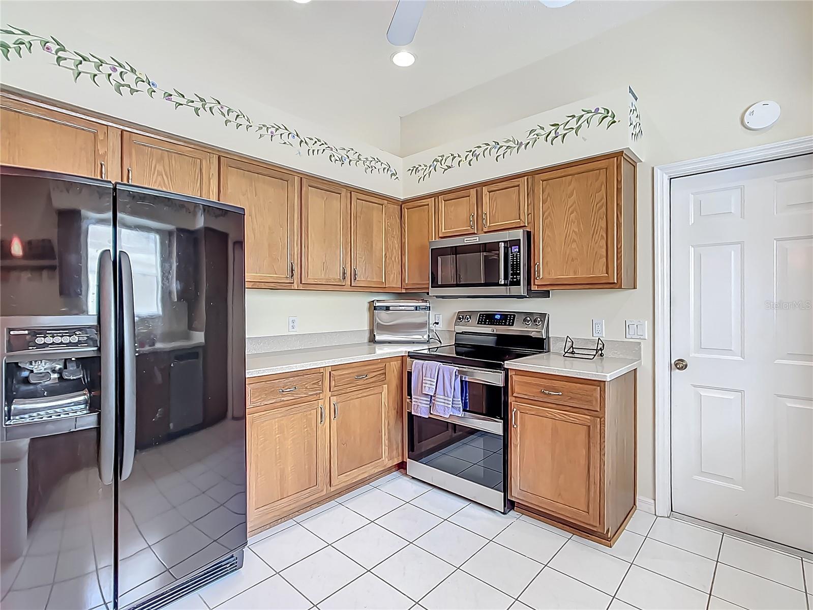 208 DESOTA CT, LADY LAKE, FL, 32159