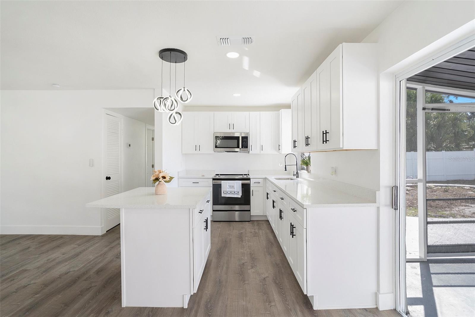 6016 AMBASSADOR DR, TAMPA, FL, 33615