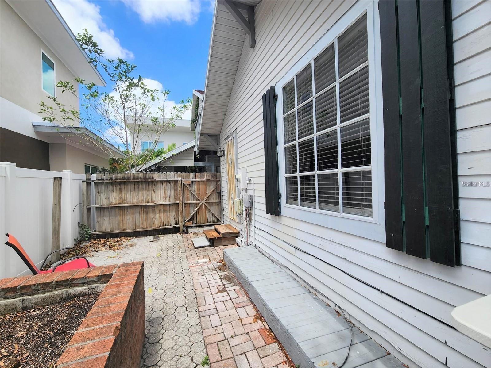 1825 HAWKINS CT, SARASOTA, FL, 34236