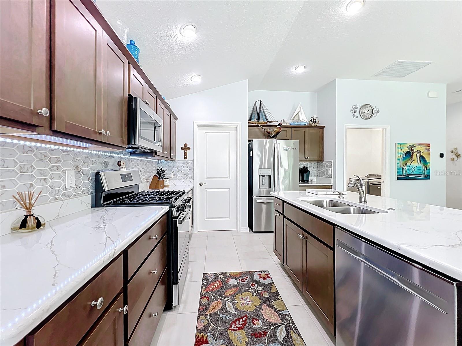 6370 DANIELSON LOOP, THE VILLAGES, FL, 32163