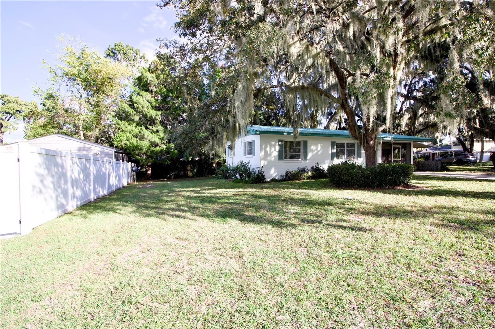 1320 SPARTAN AVE, LEESBURG, FL, 34748