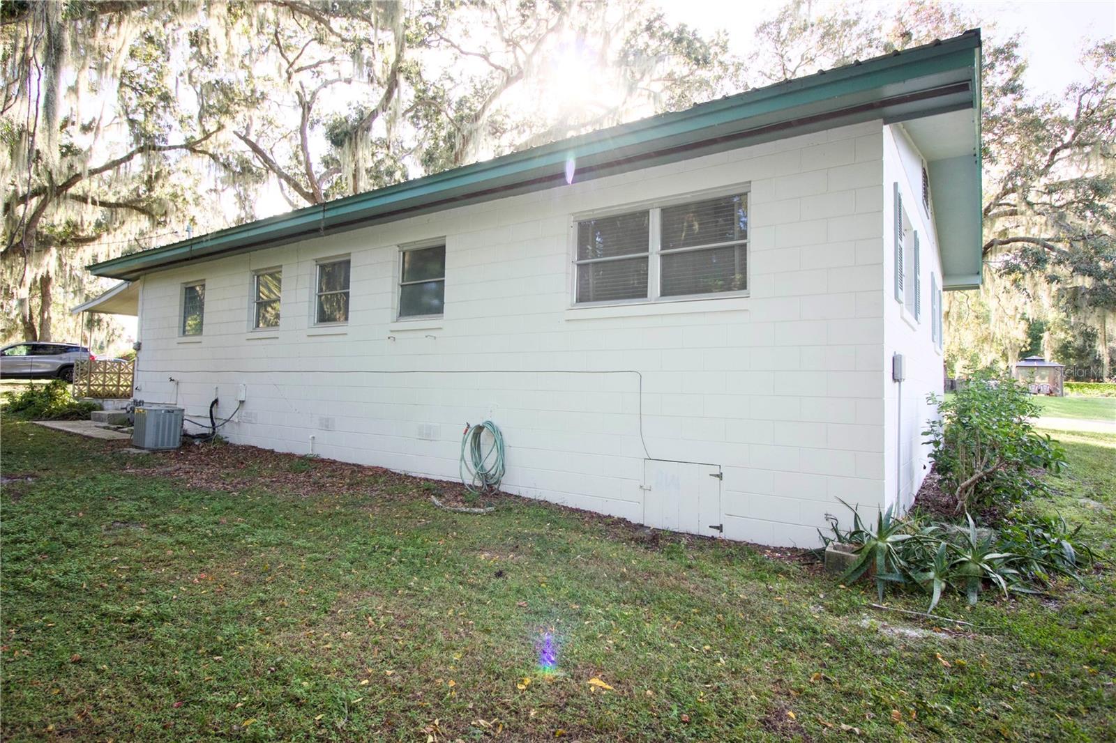 1320 SPARTAN AVE, LEESBURG, FL, 34748