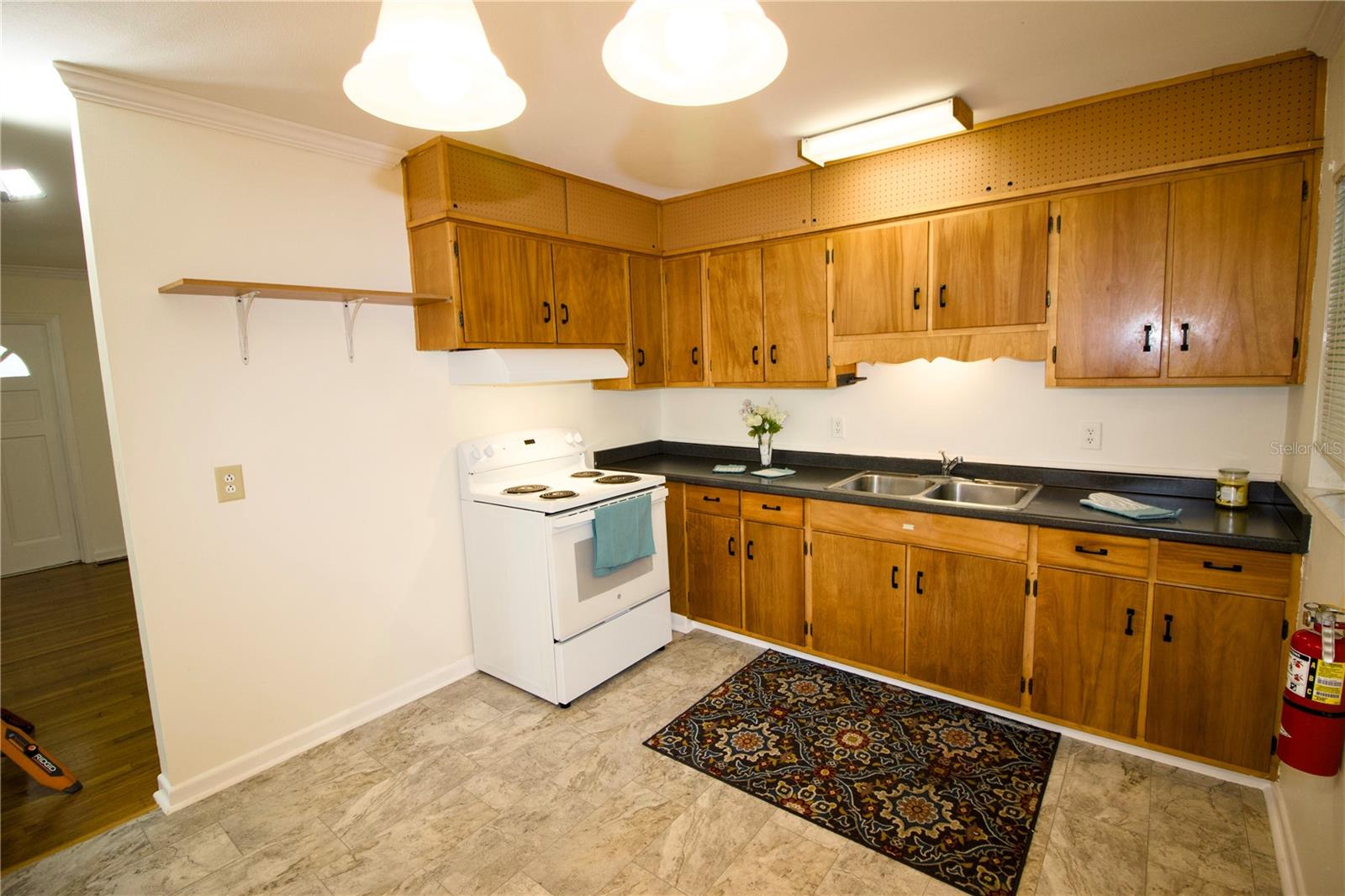 1320 SPARTAN AVE, LEESBURG, FL, 34748