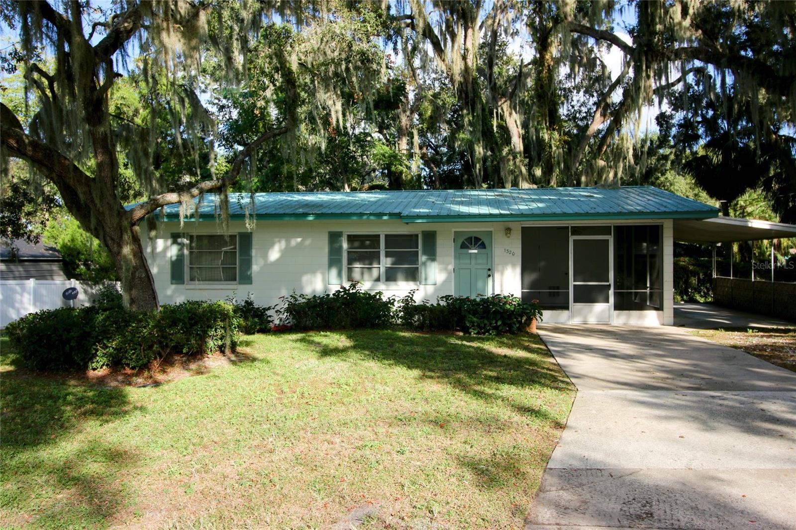 1320 SPARTAN AVE, LEESBURG, FL, 34748