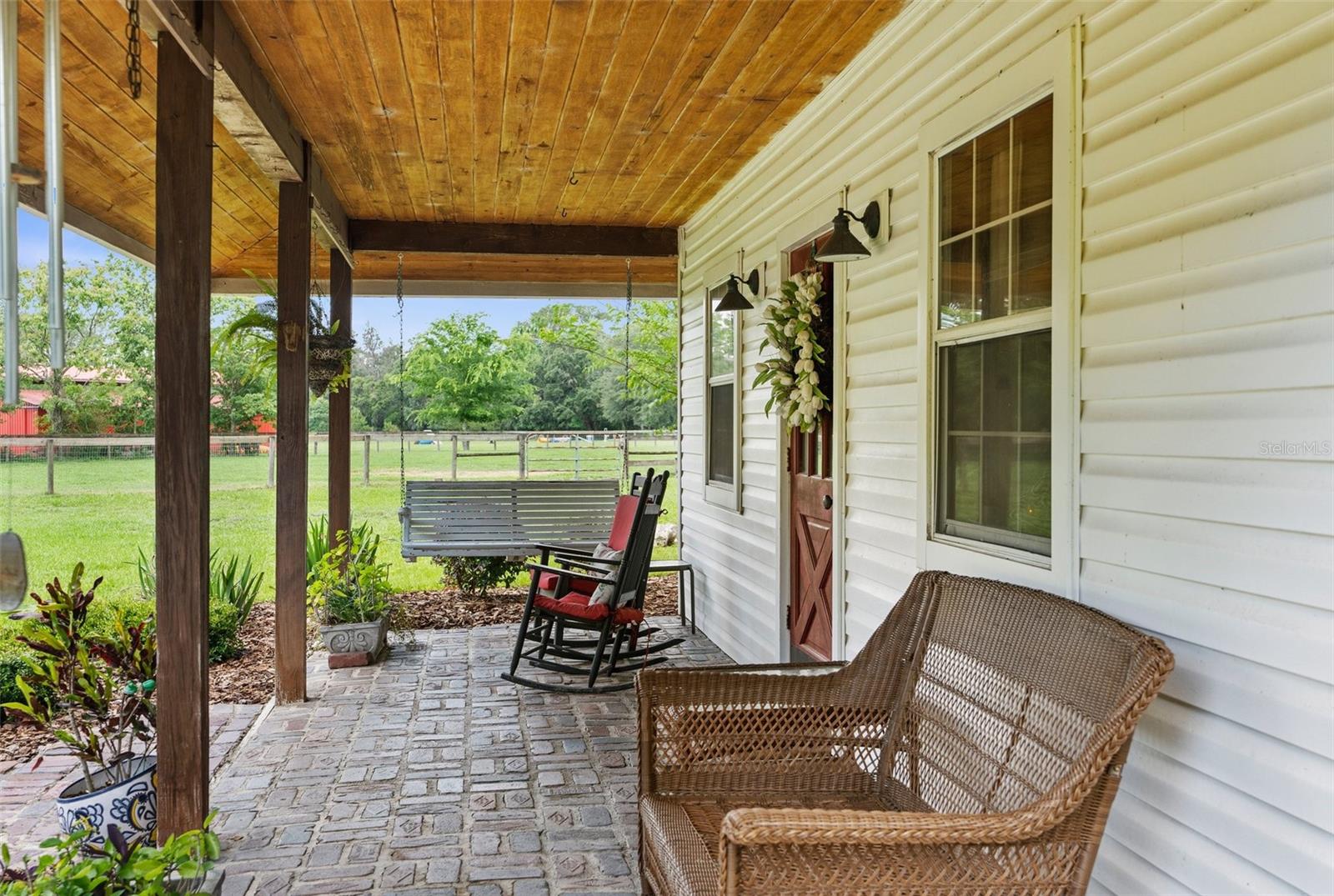 Barn Apartment Front Porcg