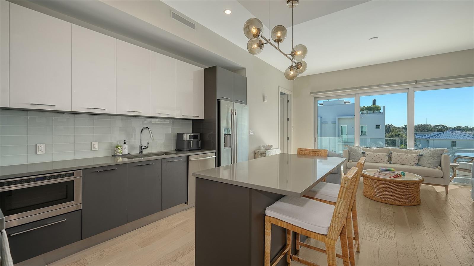 635 S ORANGE AVE #304, SARASOTA, FL, 34236