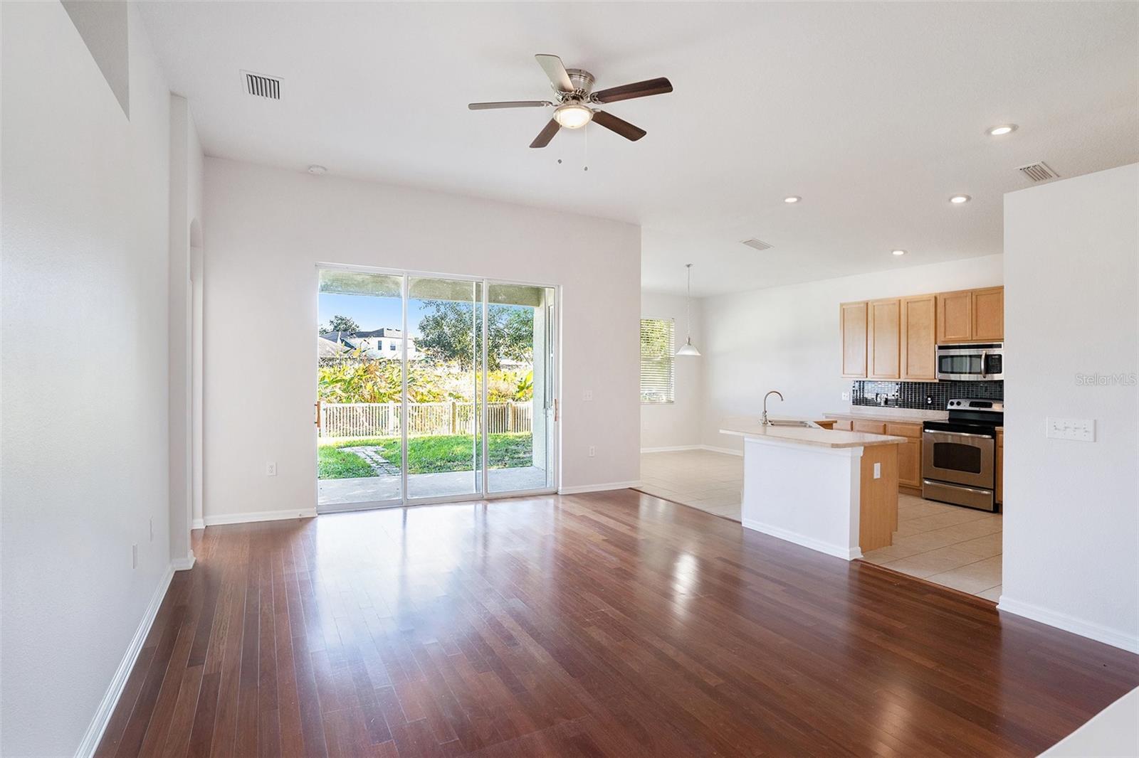 6822 RUNNER OAK DR, WESLEY CHAPEL, FL, 33545