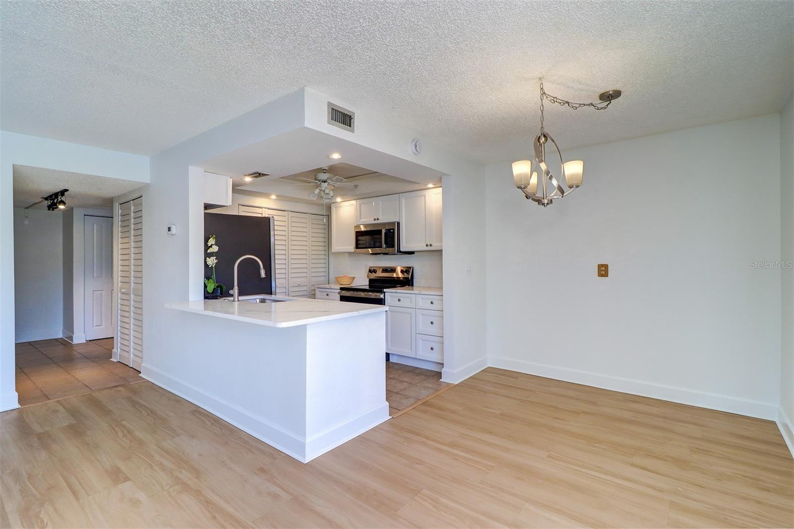 706 115TH AVE N #2401, ST PETERSBURG, FL, 33716