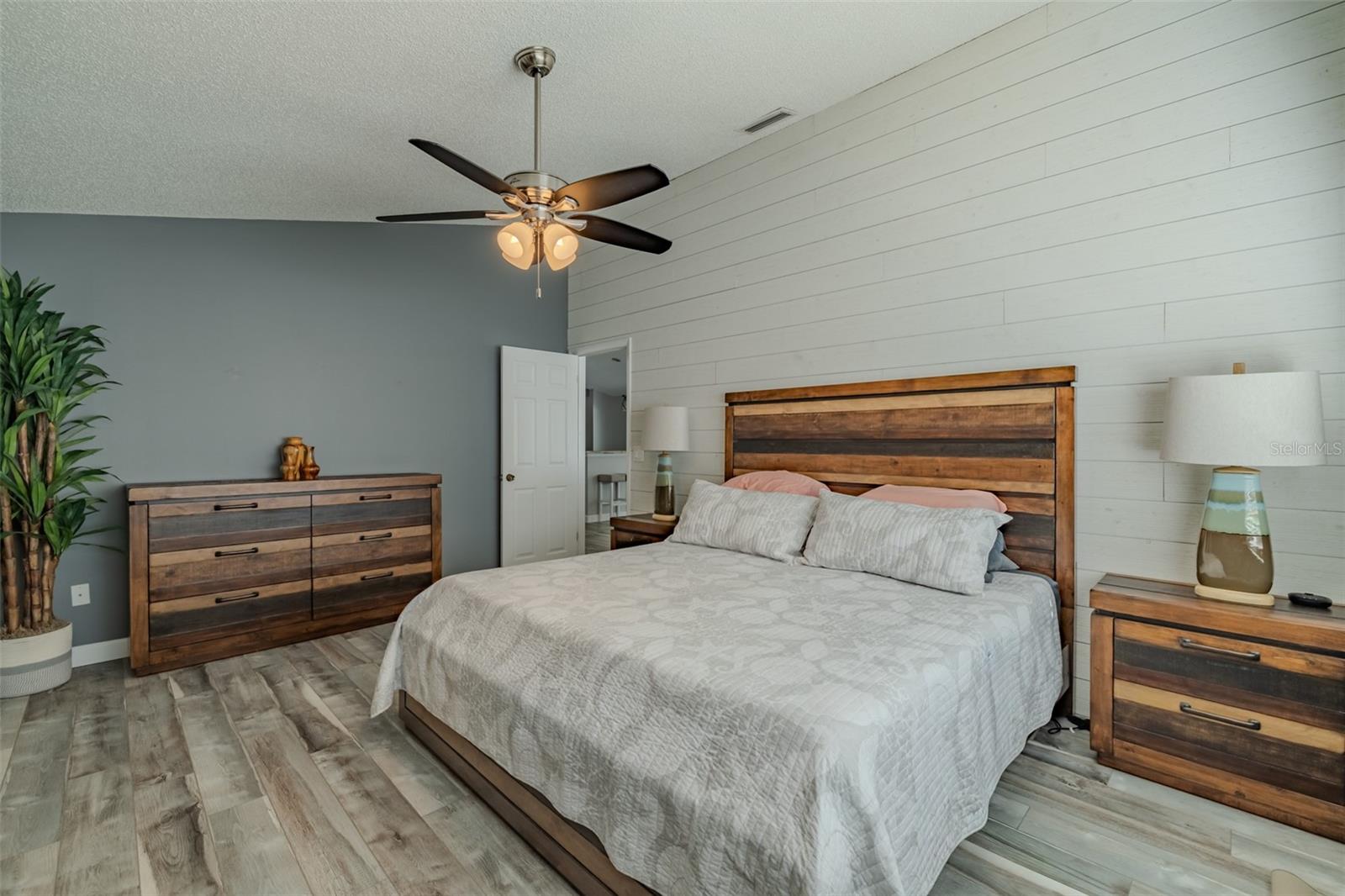 222 HALTON CIR, SEFFNER, FL, 33584