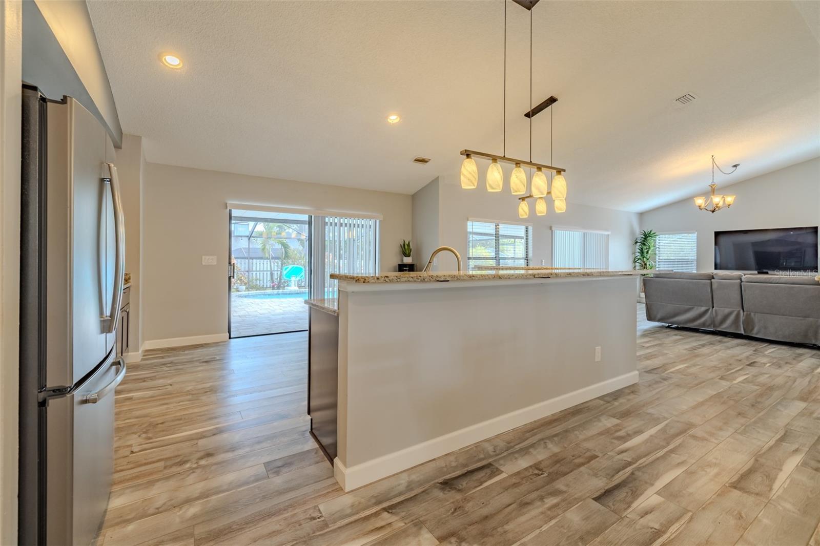 222 HALTON CIR, SEFFNER, FL, 33584