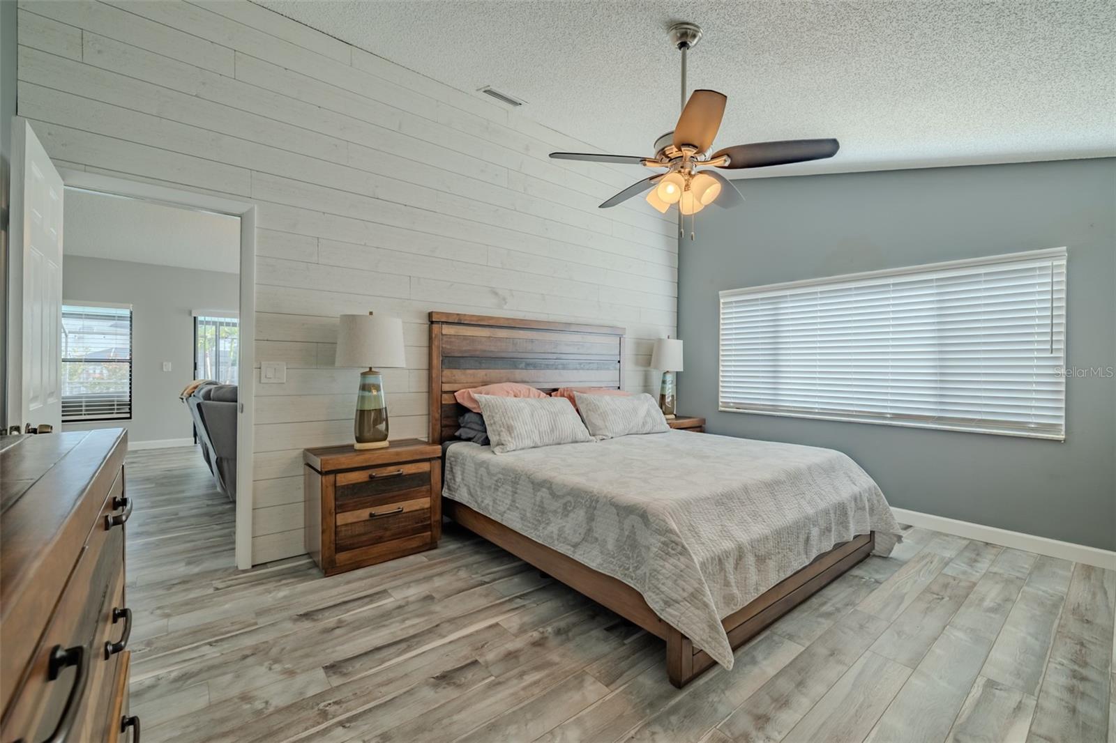 222 HALTON CIR, SEFFNER, FL, 33584