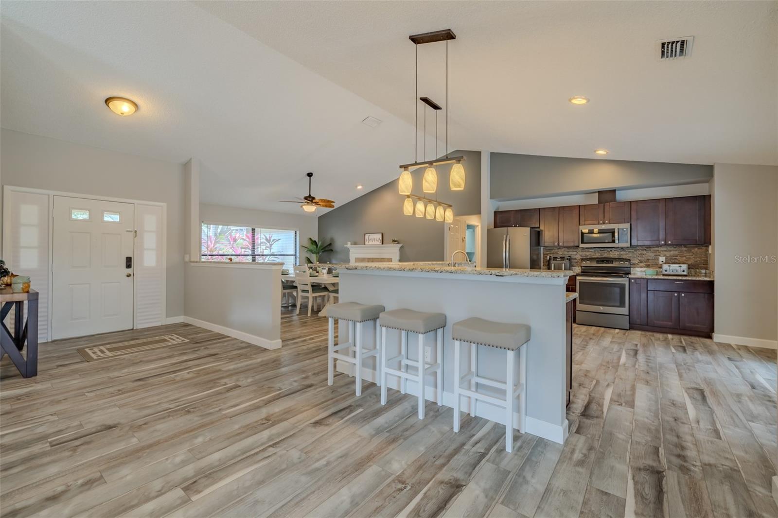 222 HALTON CIR, SEFFNER, FL, 33584