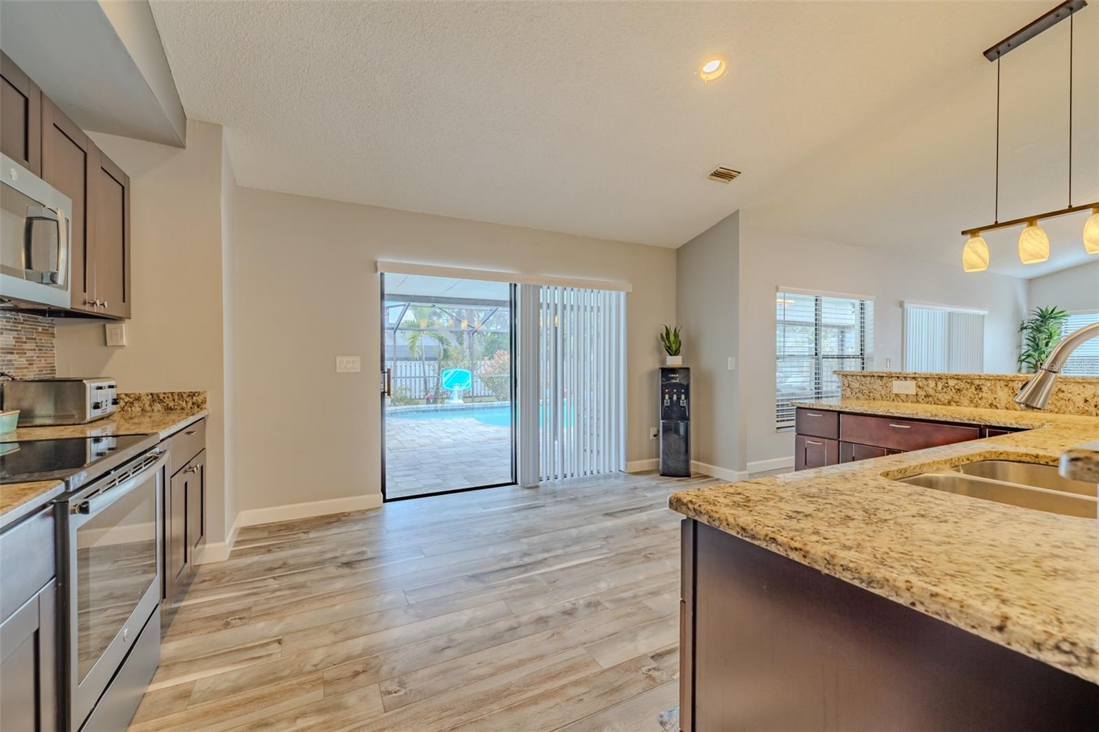 222 HALTON CIR, SEFFNER, FL, 33584