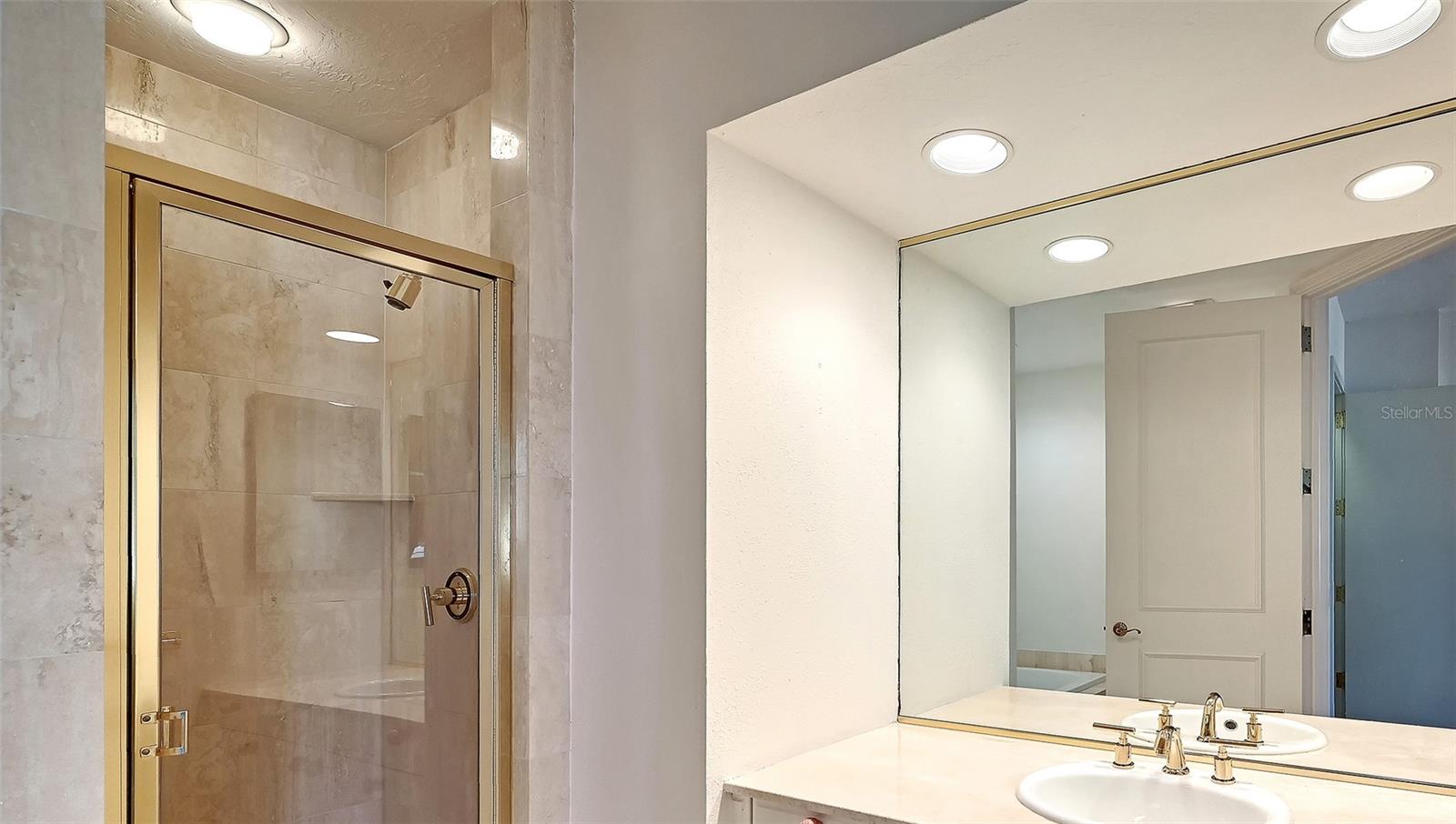 A4669837 Property Photo