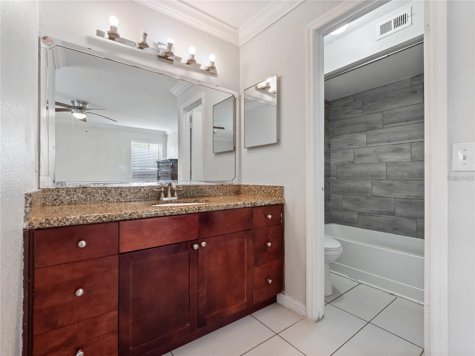 5144 CONROY RD #27, ORLANDO, FL, 32811