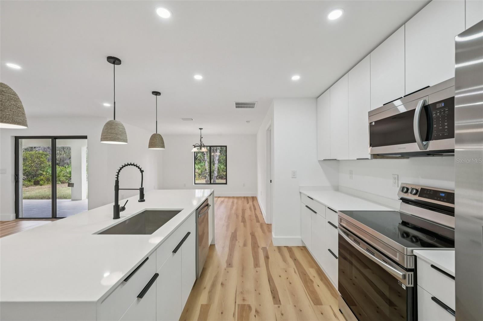 15460 CHAMBERLAIN BLVD, PORT CHARLOTTE, FL, 33953