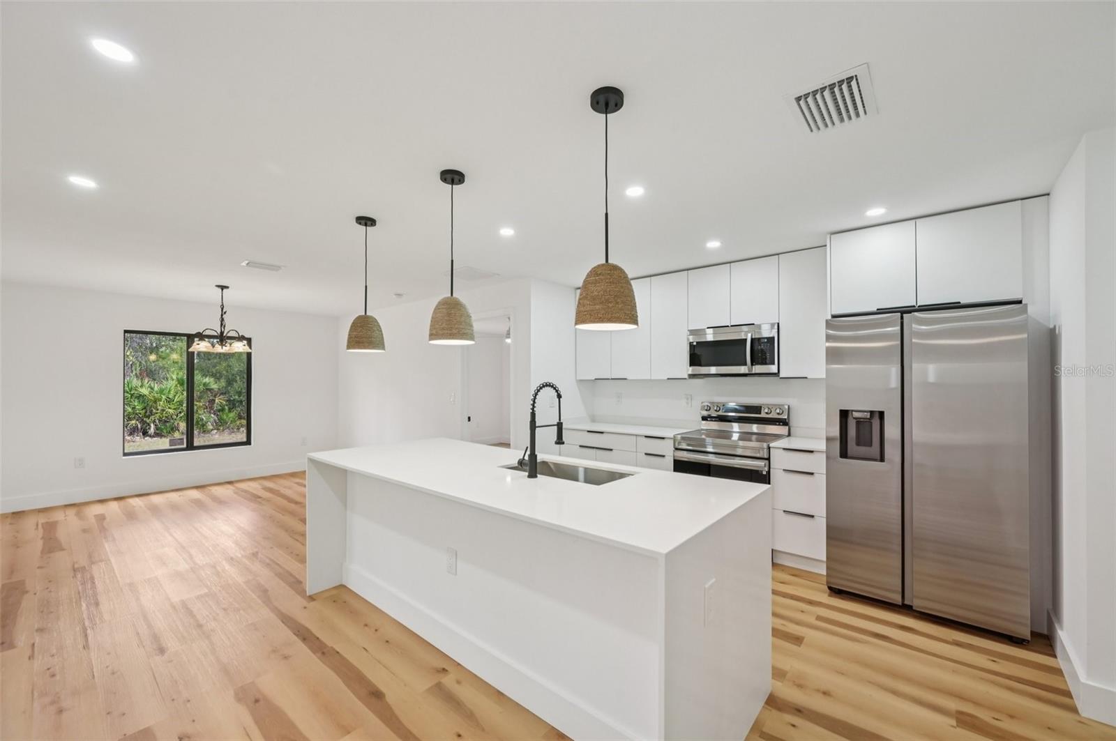 15460 CHAMBERLAIN BLVD, PORT CHARLOTTE, FL, 33953