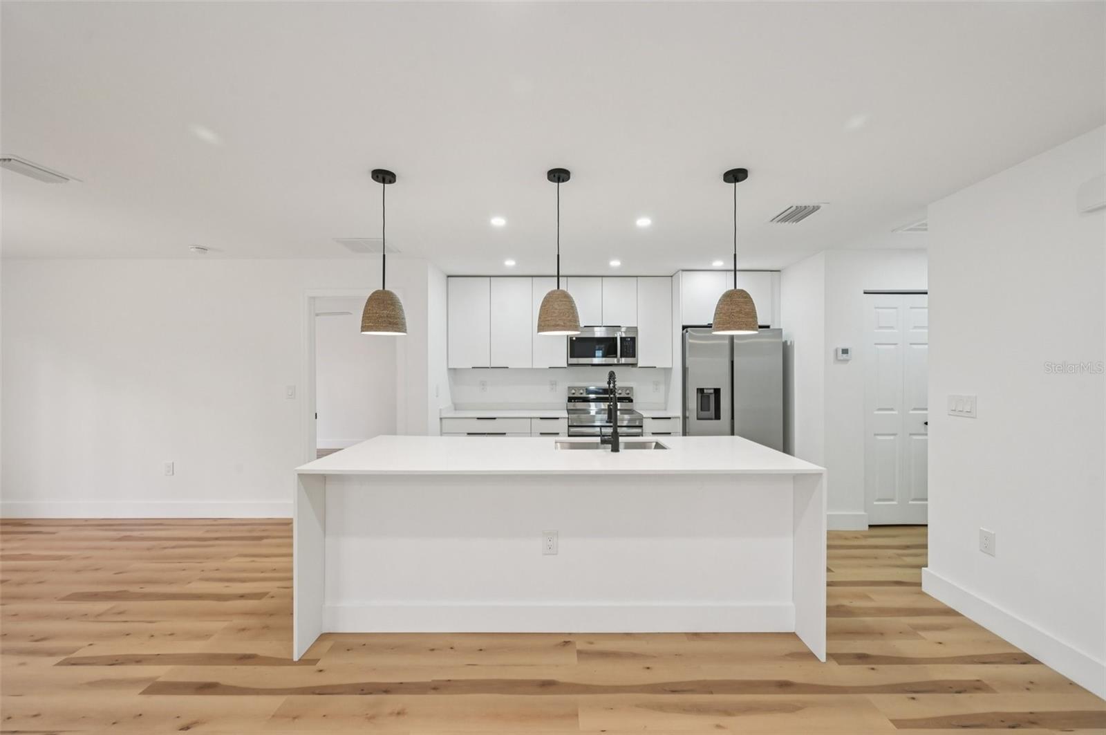 15460 CHAMBERLAIN BLVD, PORT CHARLOTTE, FL, 33953